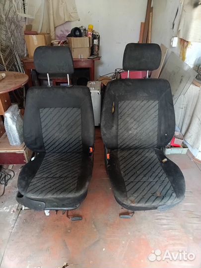 Передние сиденья passat b4