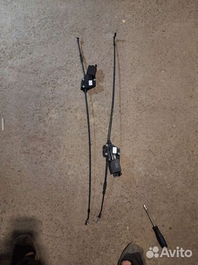 Привод замка сдвижной двери на мерседес 639