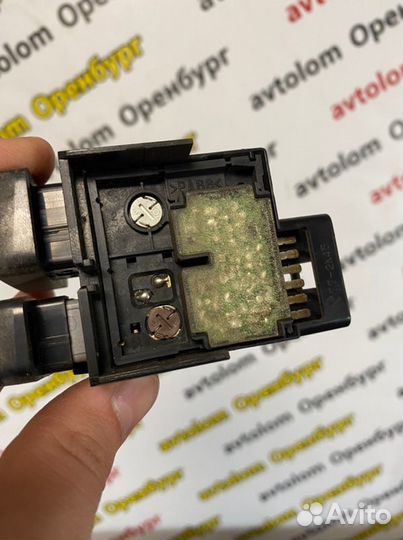 Кнопка аварийной остановки Toyota Corolla 120