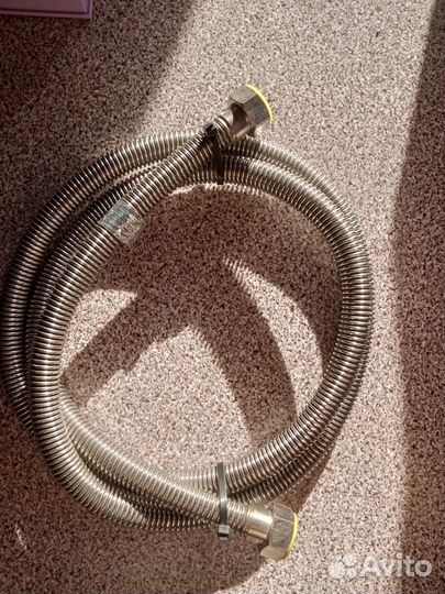 Гибкая подводка для газа 2м новая