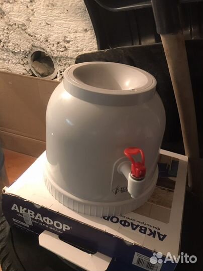 Водораздатчик для бутилированной воды