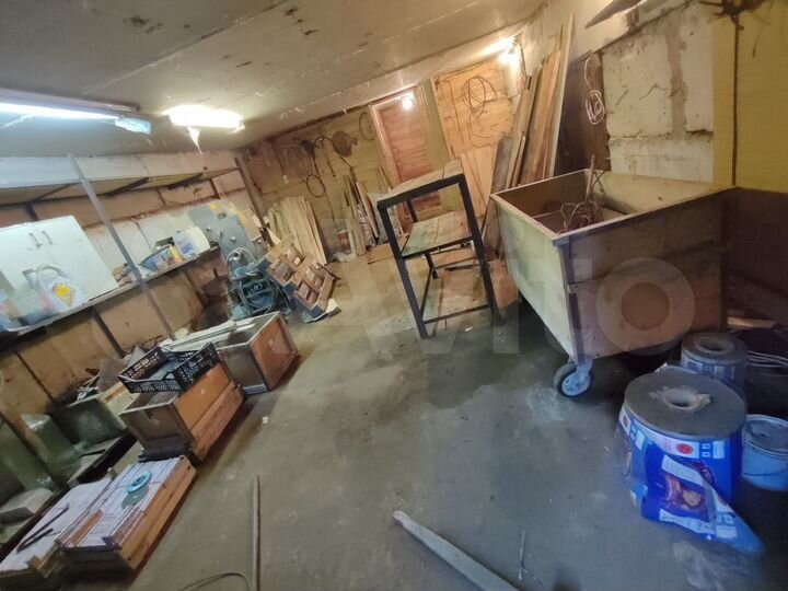 Гараж, > 30 м²