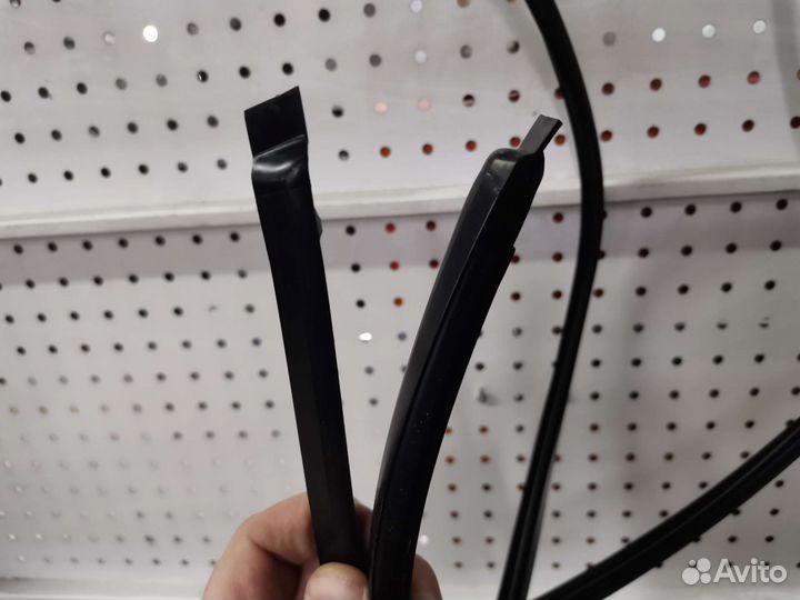 Молдинг лобового стекла Nissan patrol 1998-2009Г