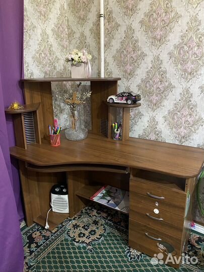 Компьютерный стол