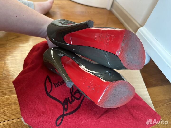 Туфли christian louboutin 35,5 серые, лак
