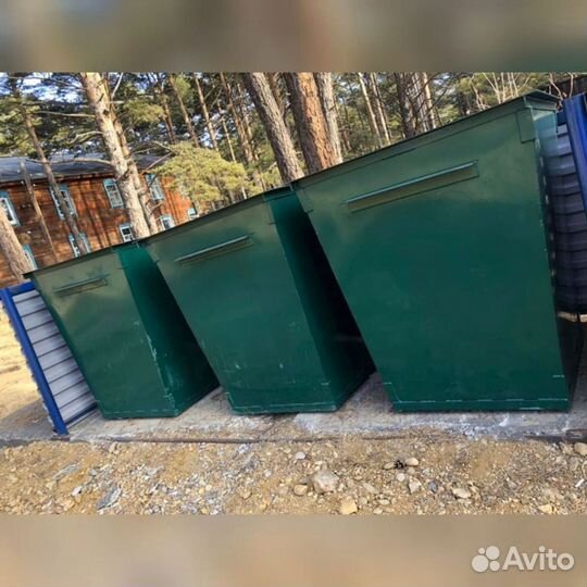 Мусорный контейнер