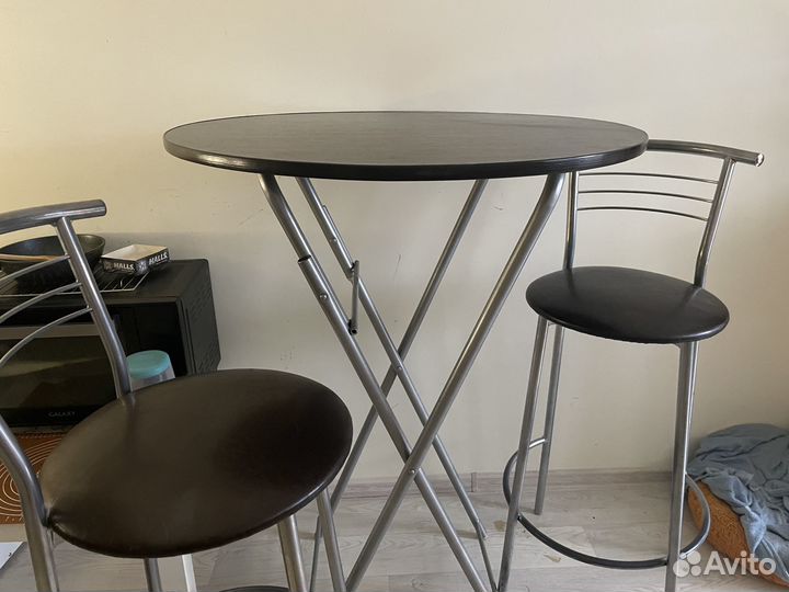 Барный стол + 2 стула (б/у)