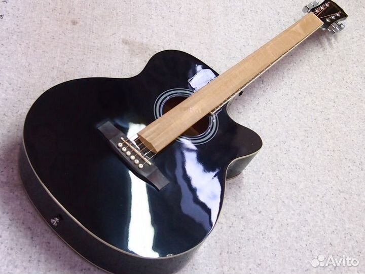 Гитара акустическая