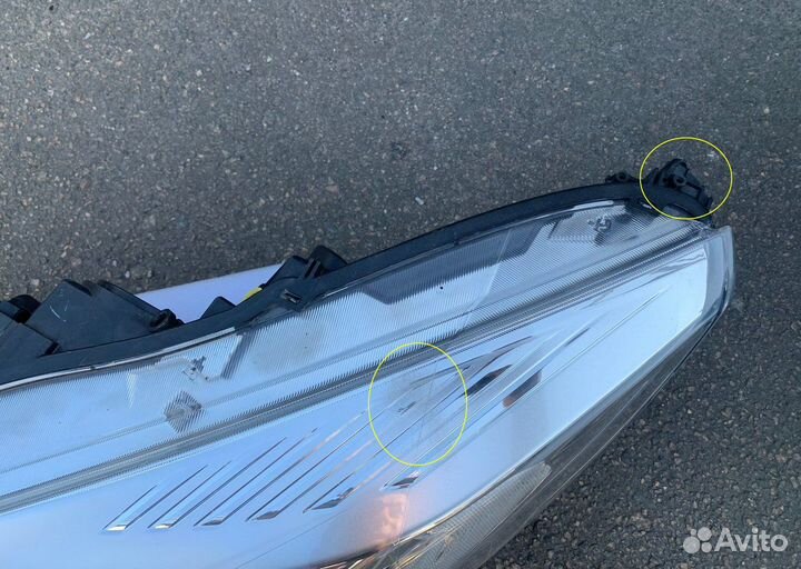 Фара левая Kuga 2 (белый повторитель)