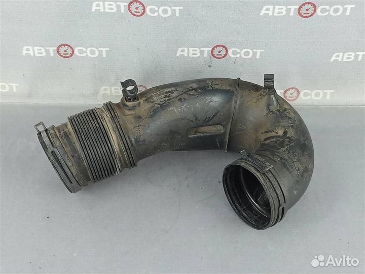 Патрубок воздушного фильтра VW Touareg 7P 201120