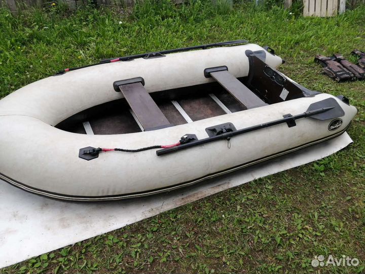 Лодка Badger UL- 330