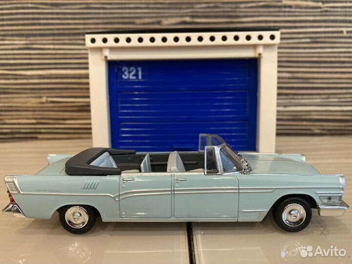 Модель автомобиля ЗИЛ 111В кабриолет