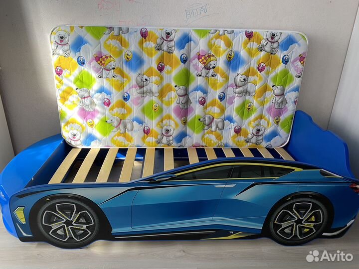 Детская кроватка машина
