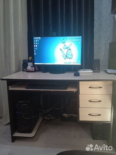 Компьютерный стол