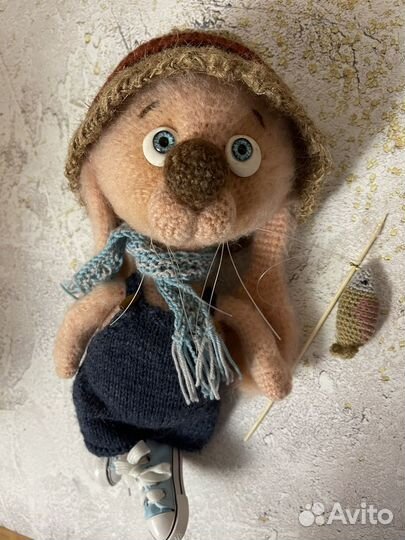 Игрушка пёс(собака,щенок)вязаная.Пес -рыболов