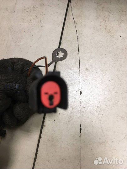 Активатор замка багажника Ford Focus