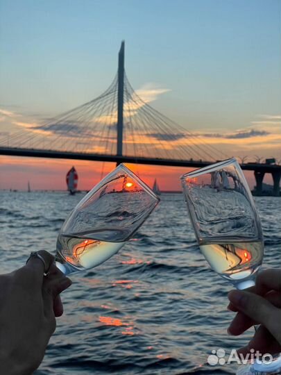 Прогулки на катере Аренда катера с капитаном