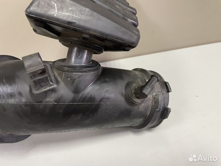 Патрубок воздушного фильтра Ауди А4 Б8 А5 8Т