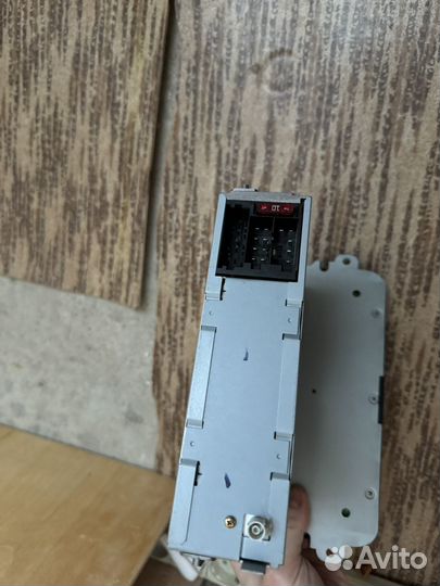 Заводская оригиналь магнитола volkswagen polo