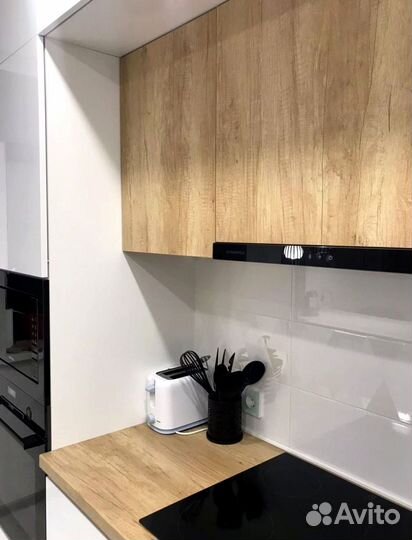 Прямая кухня в потолок. Кухонный гарнитур на заказ