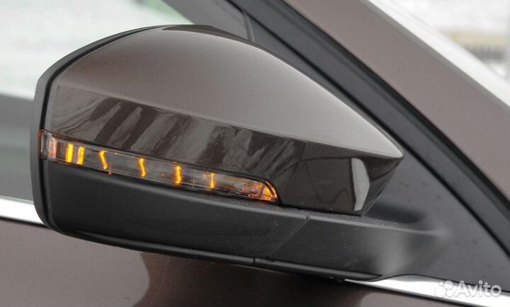 Повторитель поворотника в левое/правое зеркало