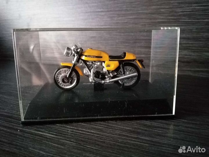 Модель мотоцикла ducati 750