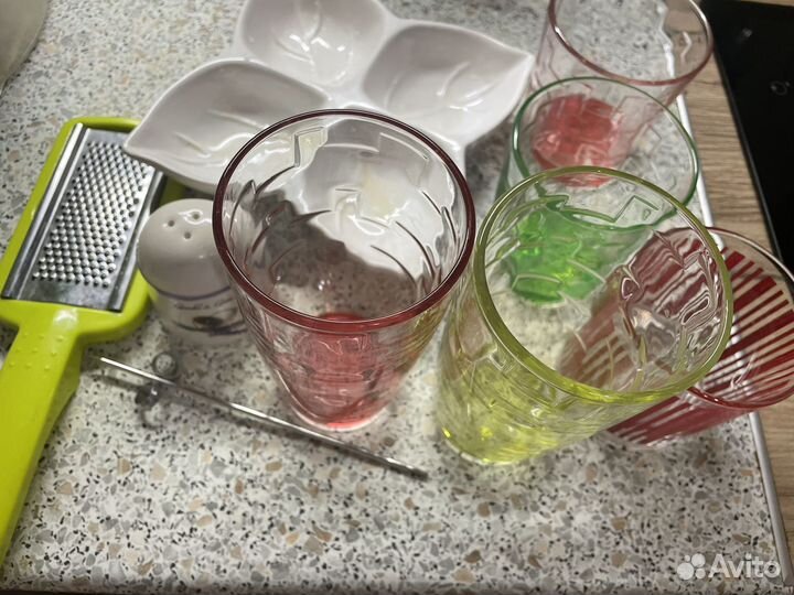 Посуда стаканы тарелки и т д (целое)