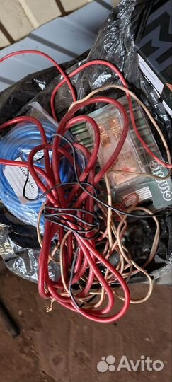 Сабвуфер и усилитель моноблок