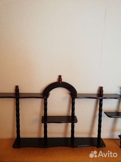 Полка настенная 2 штуки в наличии