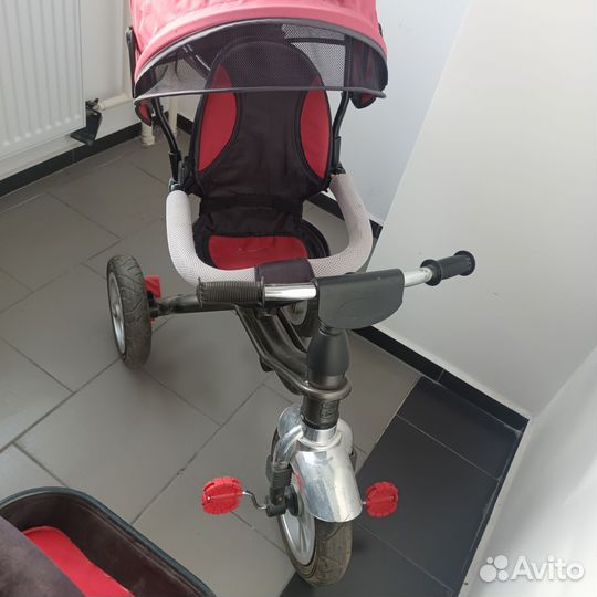 Трехколесный велосипед с родительской ручкой