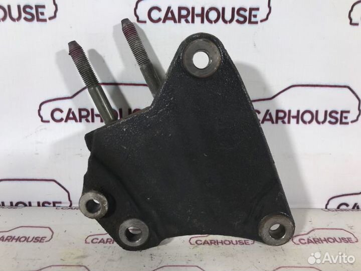 Кронштейн двигателя передний левый Mitsubishi