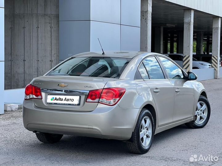 Chevrolet Cruze 1.8 AT, 2011, 145 000 км