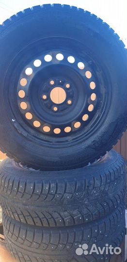 Комплект зимних колес r16 215 65