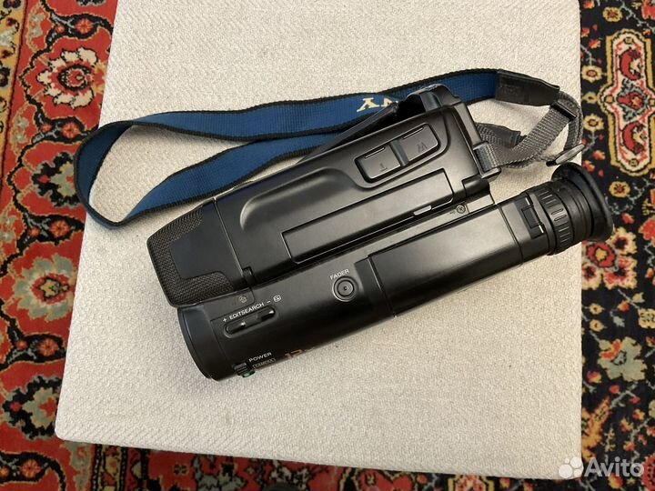 Видеокамера Sony CCD-TR380E