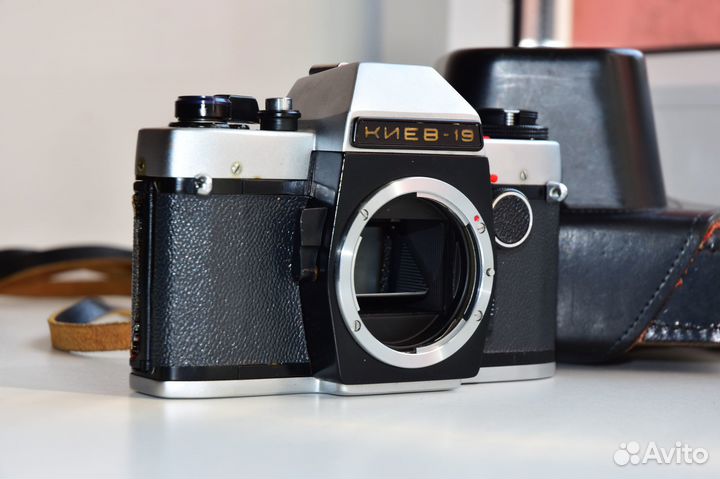 Киев-19 зеркальный пленочный фотоаппарат body