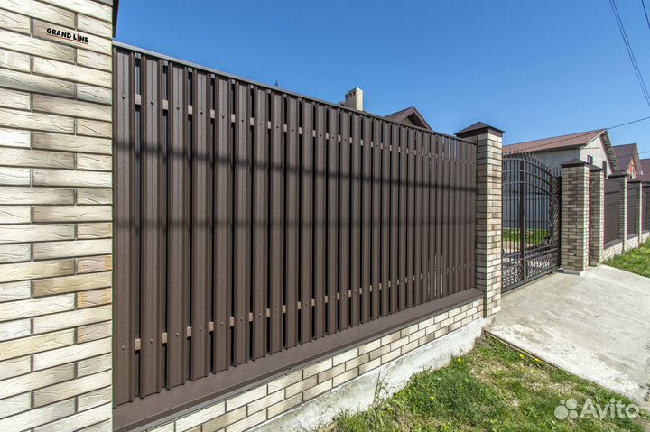 Штакетник М-образный А с прямым резом 0,5 GreenCoat Pural BT, matt RR 32 темно-коричневый (RAL 8019