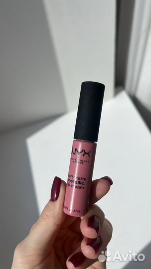 Помада NYX soft matte metallic lip cream