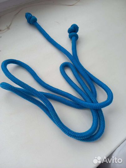 Гимнастическая скакалка