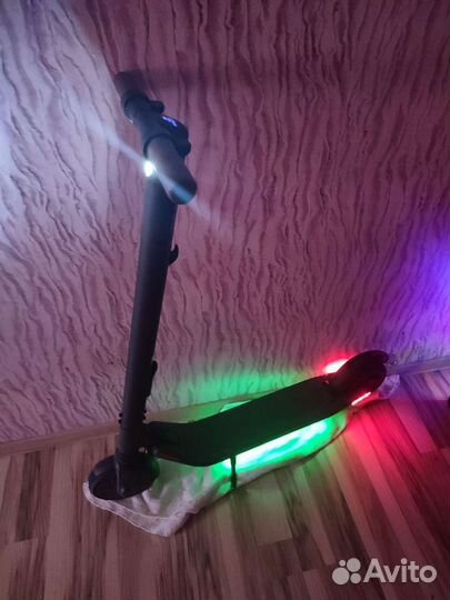 Электросамокат ninebot kickscooter es2