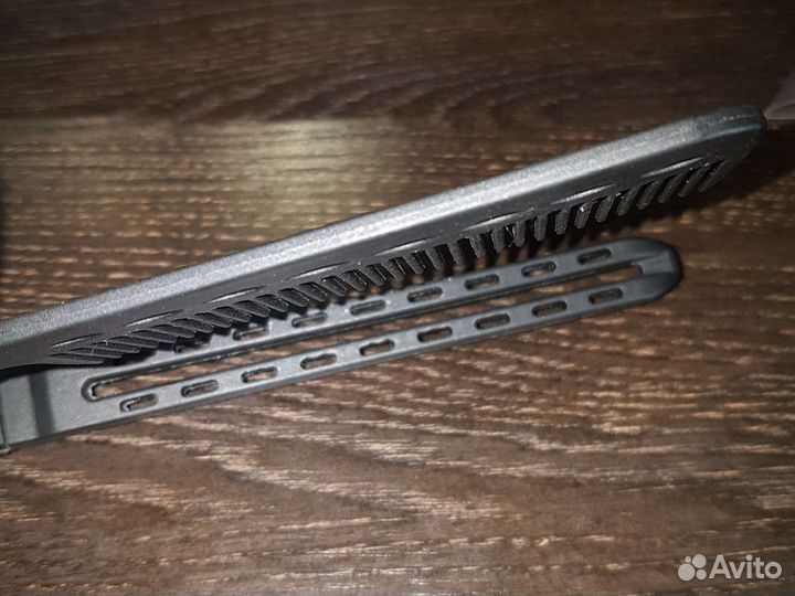 Расческа для выпрямления утюжком