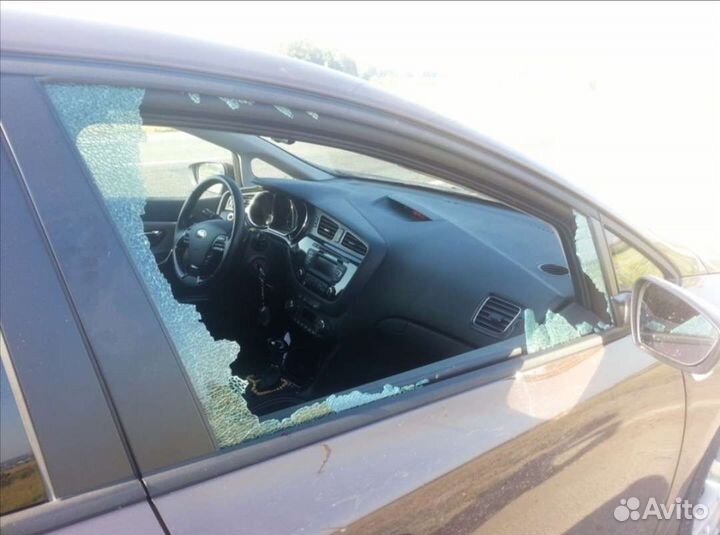 Стекла передние боковые Kia Ceed 2 JD