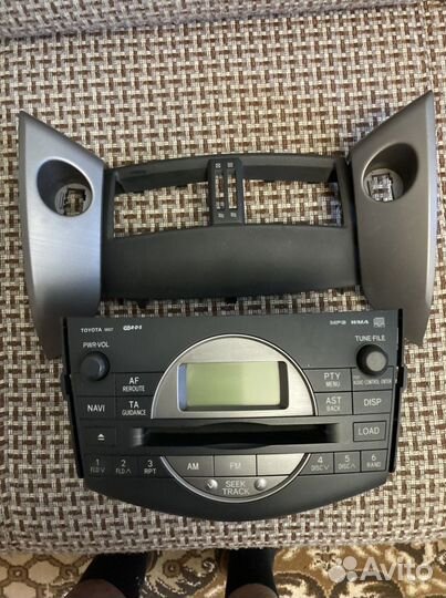 Продажа штатной магнитолы на Тойота Раф 4