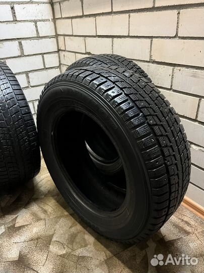 Dunlop SP Winter Ice 07 215/65 R16
