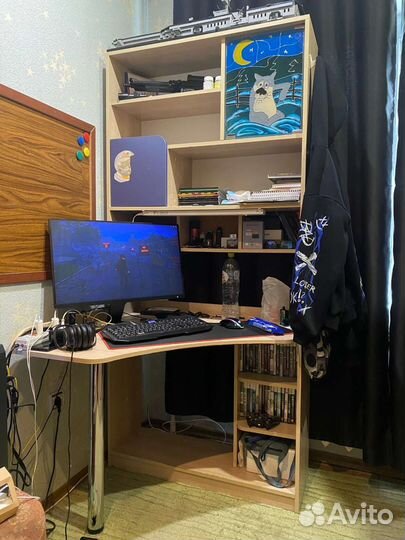 Компьютерный стол