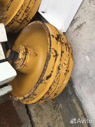 Направляющее колесо CAT (ленивец) 111-1730