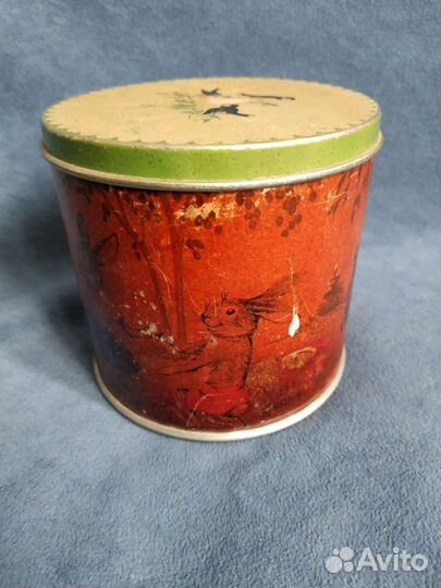 Банка СССР с зайцами