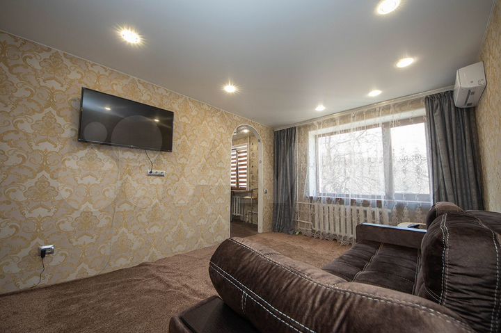 2-к. квартира, 54 м², 1/5 эт.