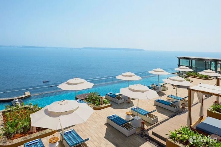 Пляжный зонт на центральной опоре