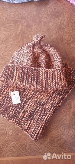 Новый комплект Шапка и снуд