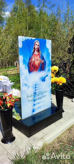 Изготовление памятников из стекла